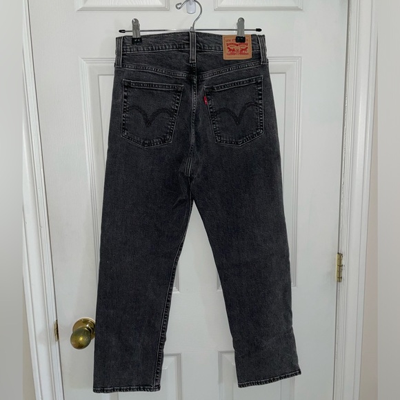 Levi’s Wedgie Straight Jeans - Picture 2 of 3